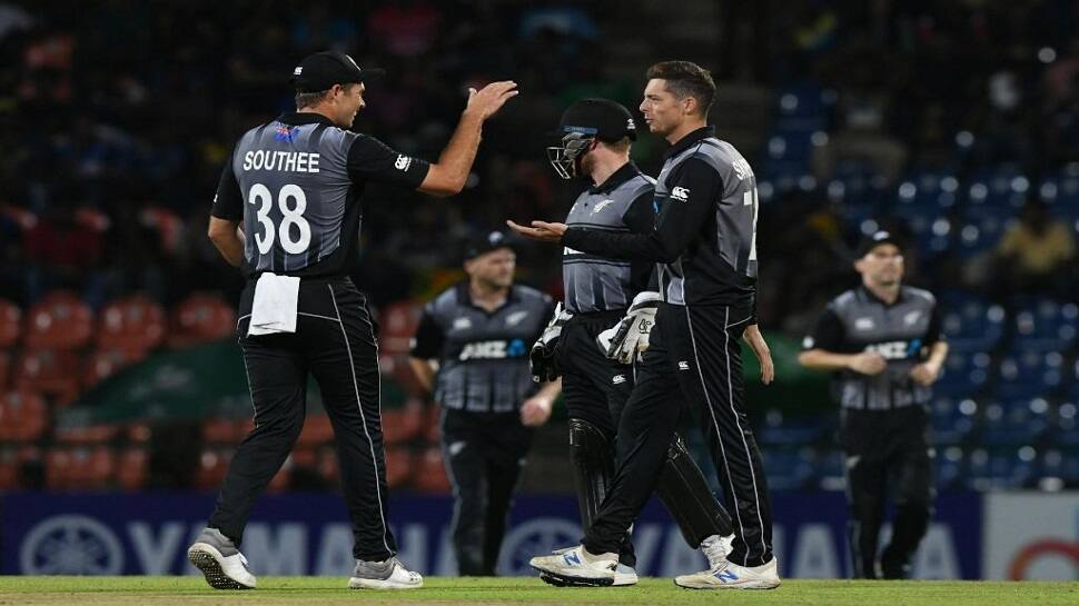 SLvsNZ: આંતરરાષ્ટ્રીય ક્રિકેટમાં પ્રથમવાર નંબર 3,4,5ના બેટ્સમેન ગોલ્ડન ડકના શિકાર, બની ગયો રેકોર્ડ SLvsNZ: આંતરરાષ્ટ્રીય ક્રિકેટમાં પ્રથમવાર નંબર 3,4,5ના બેટ્સમેન ગોલ્ડન ડકના શિકાર, બની ગયો રેકોર્ડ