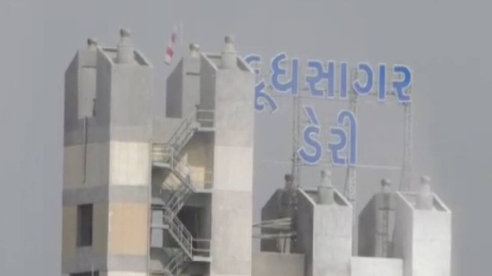 દૂધ સાગર ડેરીની અનોખી પહેલ, પ્લાસ્ટિક મુક્ત અભિયાનમાં જોડાવાથી ‘દૂધ મળશે મફત’ દૂધ સાગર ડેરીની અનોખી પહેલ, પ્લાસ્ટિક મુક્ત અભિયાનમાં જોડાવાથી ‘દૂધ મળશે મફત’