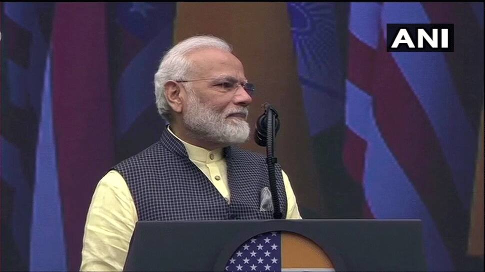 PM મોદીએ કહ્યું, ન્યૂ ઇન્ડિયા માટે દિવસ રાત કામ કરી રહ્યા છીએ PM મોદીએ કહ્યું, ન્યૂ ઇન્ડિયા માટે દિવસ રાત કામ કરી રહ્યા છીએ