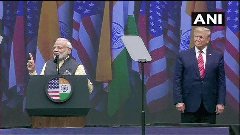 Howdy Modi: હ્યુસ્ટનથી PM મોદીએ આપ્યો નારો, અબ કી બાર ટ્રમ્પ સરકાર Howdy Modi: હ્યુસ્ટનથી PM મોદીએ આપ્યો નારો, અબ કી બાર ટ્રમ્પ સરકાર