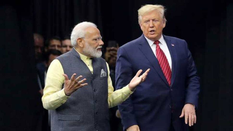 PM મોદી આપી રહ્યા હતા સંયુક્ત રાષ્ટ્રમાં ભાષણ...અચાનક પહોંચ્યા ડોનાલ્ડ ટ્રંપ, પછી... PM મોદી આપી રહ્યા હતા સંયુક્ત રાષ્ટ્રમાં ભાષણ...અચાનક પહોંચ્યા ડોનાલ્ડ ટ્રંપ, પછી...