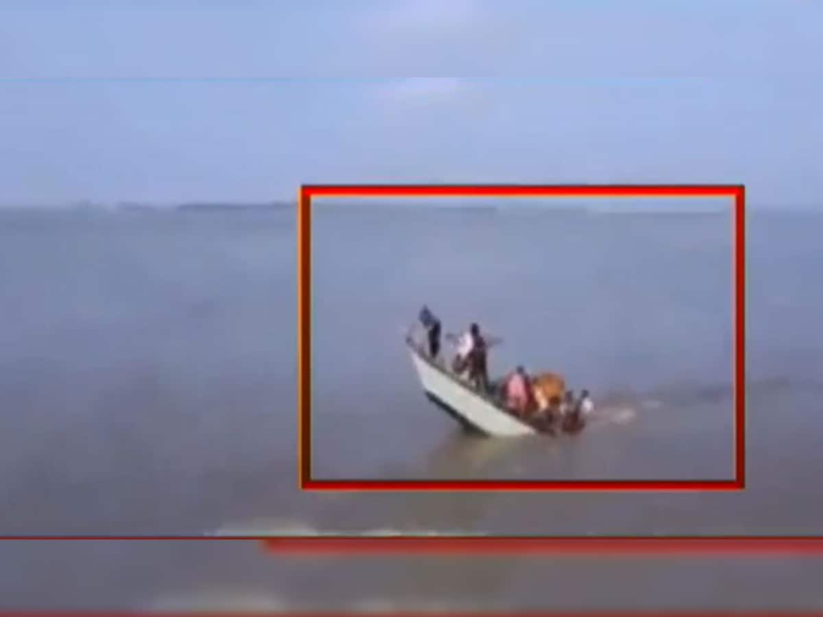 મહાનંદા નદીમાં 50 લોકો ભરેલી બોટ પલટી, દુર્ઘટનાનો હચમચાવી નાખે તેવો VIDEO સામે આવ્યો 