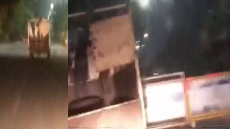 Video: ગૌ તસ્કરો અને પોલીસ વચ્ચે એન્કાઉન્ટર, બજરંગ દળના સભ્યને વાગી ગોળી Video: ગૌ તસ્કરો અને પોલીસ વચ્ચે એન્કાઉન્ટર, બજરંગ દળના સભ્યને વાગી ગોળી