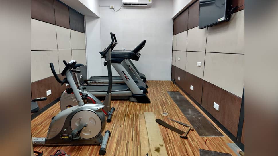 અમદાવાદ: અધિકારીઓ માટે એએમસી બિલ્ડીંગમાં શાષકોની જાણ વિના જ બન્યું જિમ્નેઝિઅમ અમદાવાદ: અધિકારીઓ માટે એએમસી બિલ્ડીંગમાં શાષકોની જાણ વિના જ બન્યું જિમ્નેઝિઅમ