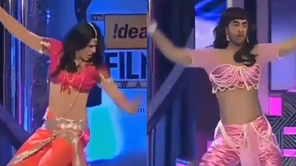 VIDEO : શાહરૂખ ખાન અને રણબીર કપૂરે કર્યો એવો પોલ ડાન્સ, હસી-હસીને બેવડ વળી ગયા સ્ટાર્સ VIDEO : શાહરૂખ ખાન અને રણબીર કપૂરે કર્યો એવો પોલ ડાન્સ, હસી-હસીને બેવડ વળી ગયા સ્ટાર્સ