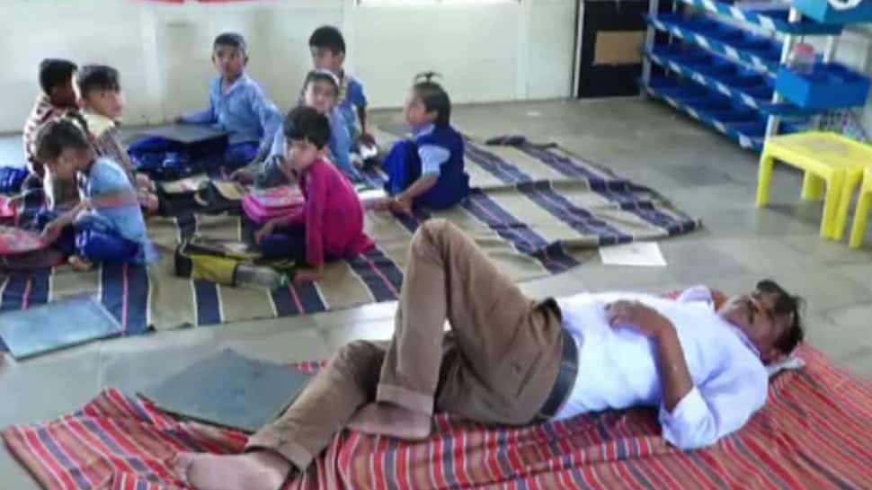 છોટાઉદેપુર: નશાની હાલતમાં ક્લાસ રૂમમાં આરામ ફરમાવતો શિક્ષકને કરાયો સસ્પેન્ડ