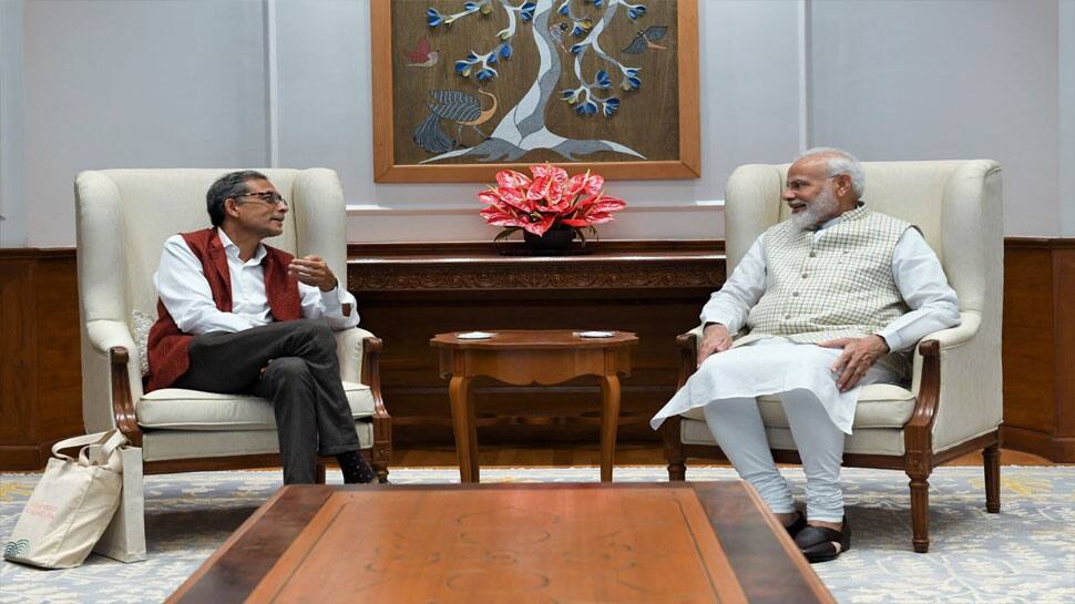 નોબલ વિજેતા અભિજિત બેનરજી PM મોદીને મળ્યા, જાણો વડાપ્રધાને શું કહ્યું? નોબલ વિજેતા અભિજિત બેનરજી PM મોદીને મળ્યા, જાણો વડાપ્રધાને શું કહ્યું?