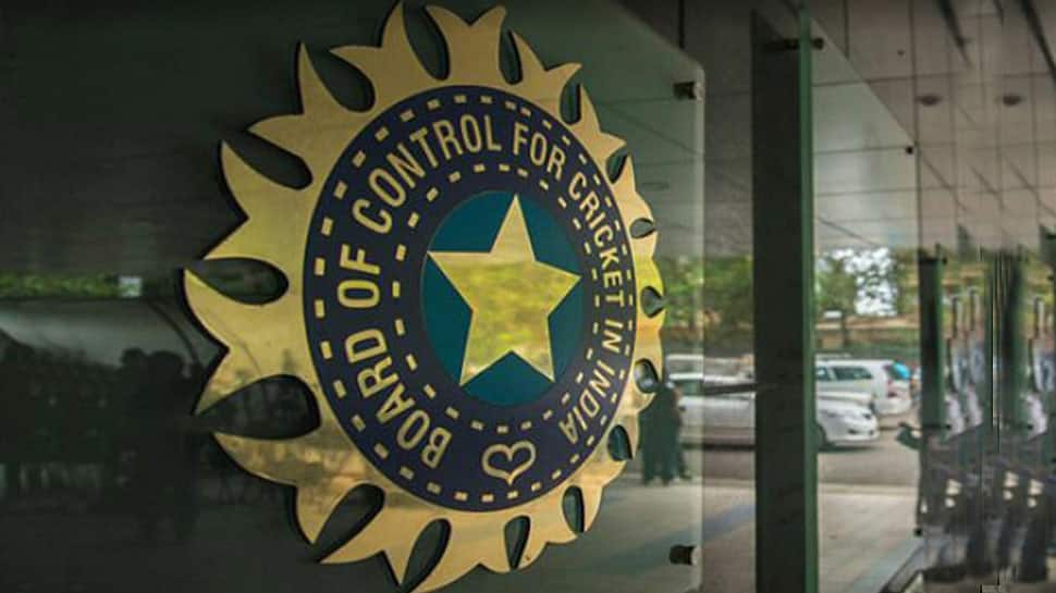 BCCI એ બે ક્રિકેટર્સ પર લગાવ્યો 2 વર્ષનો બેન, ઉંમરની આપી હતી ખોટી જાણકારી BCCI એ બે ક્રિકેટર્સ પર લગાવ્યો 2 વર્ષનો બેન, ઉંમરની આપી હતી ખોટી જાણકારી