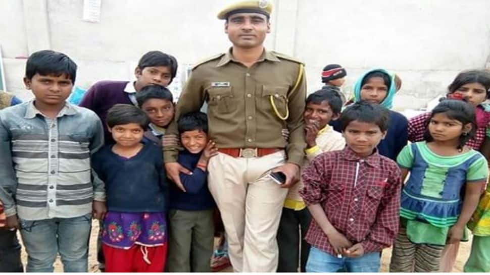 આ પોલીસકર્મી ગરીબ, અનાથ બાળકોની જિંદગી સુધારવા કરે છે એવું કામ, જાણીને સલામ કરશો આ પોલીસકર્મી ગરીબ, અનાથ બાળકોની જિંદગી સુધારવા કરે છે એવું કામ, જાણીને સલામ કરશો