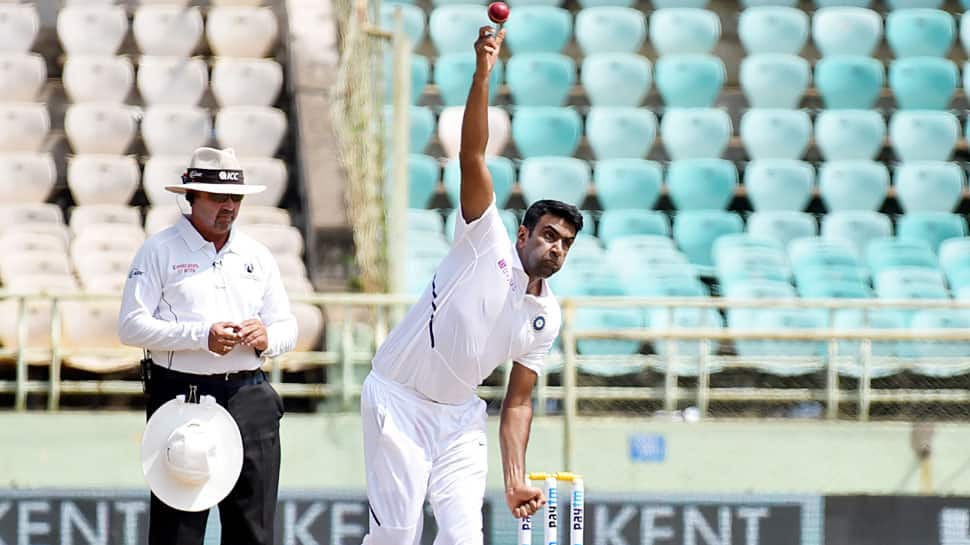 IND vs BAN: આર. અશ્વિનનો ધમાકો, કુંબલે અને ભજ્જીની ખાસ ક્લબમાં થયો સામેલ IND vs BAN: આર. અશ્વિનનો ધમાકો, કુંબલે અને ભજ્જીની ખાસ ક્લબમાં થયો સામેલ