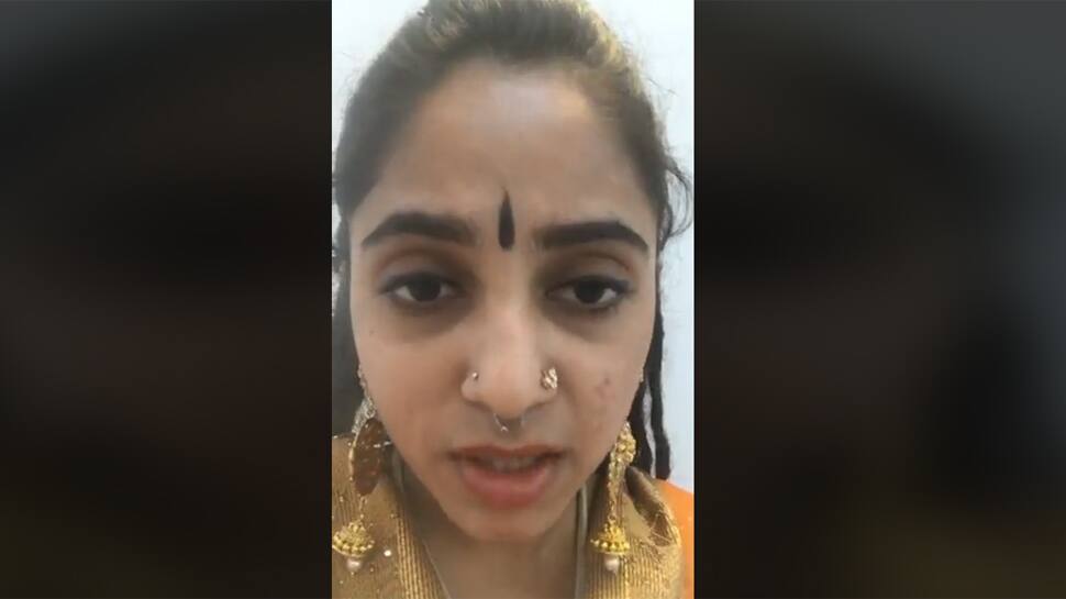 નિત્યનંદિતાએ Facebook પર Video અપલોડ કરી સૌને ચોંકાવ્યા, ગૃહમંત્રી અમિત શાહના પુત્રના નામનો કર્યો ઉલ્લેખ નિત્યનંદિતાએ Facebook પર Video અપલોડ કરી સૌને ચોંકાવ્યા, ગૃહમંત્રી અમિત શાહના પુત્રના નામનો કર્યો ઉલ્લેખ