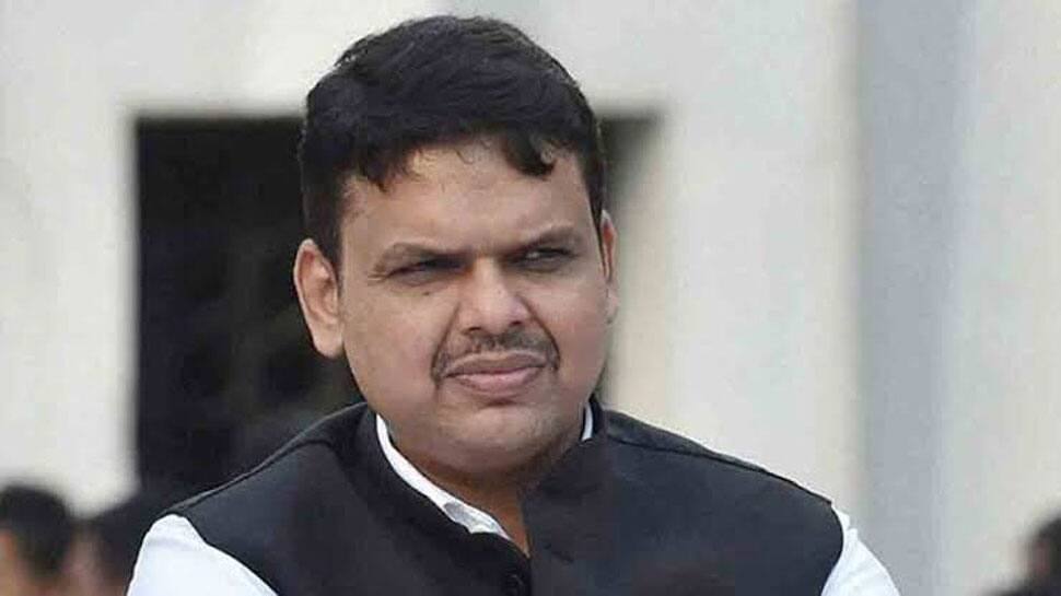 Maharashtra: ફડણવીસે સત્તામાં વાપસીનો આપ્યો સંકેત, કહ્યું- 'દરિયો છું પાછો જરૂર આવીશ' Maharashtra: ફડણવીસે સત્તામાં વાપસીનો આપ્યો સંકેત, કહ્યું- 'દરિયો છું પાછો જરૂર આવીશ'