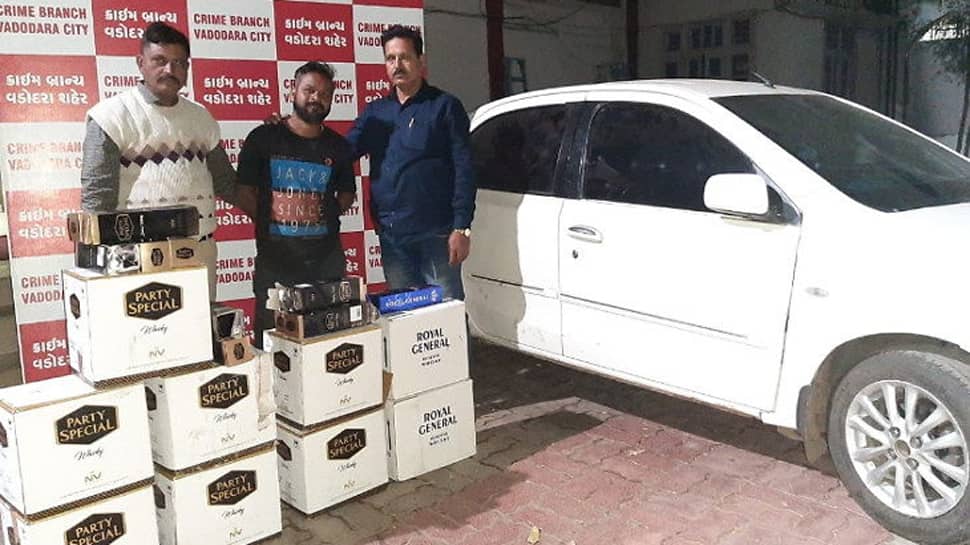 વડોદરા: છાણીમાં ગેરેજની આડમાં દારૂનો ધંધો કરતા બુટલેગરની ધરપકડ વડોદરા: છાણીમાં ગેરેજની આડમાં દારૂનો ધંધો કરતા બુટલેગરની ધરપકડ