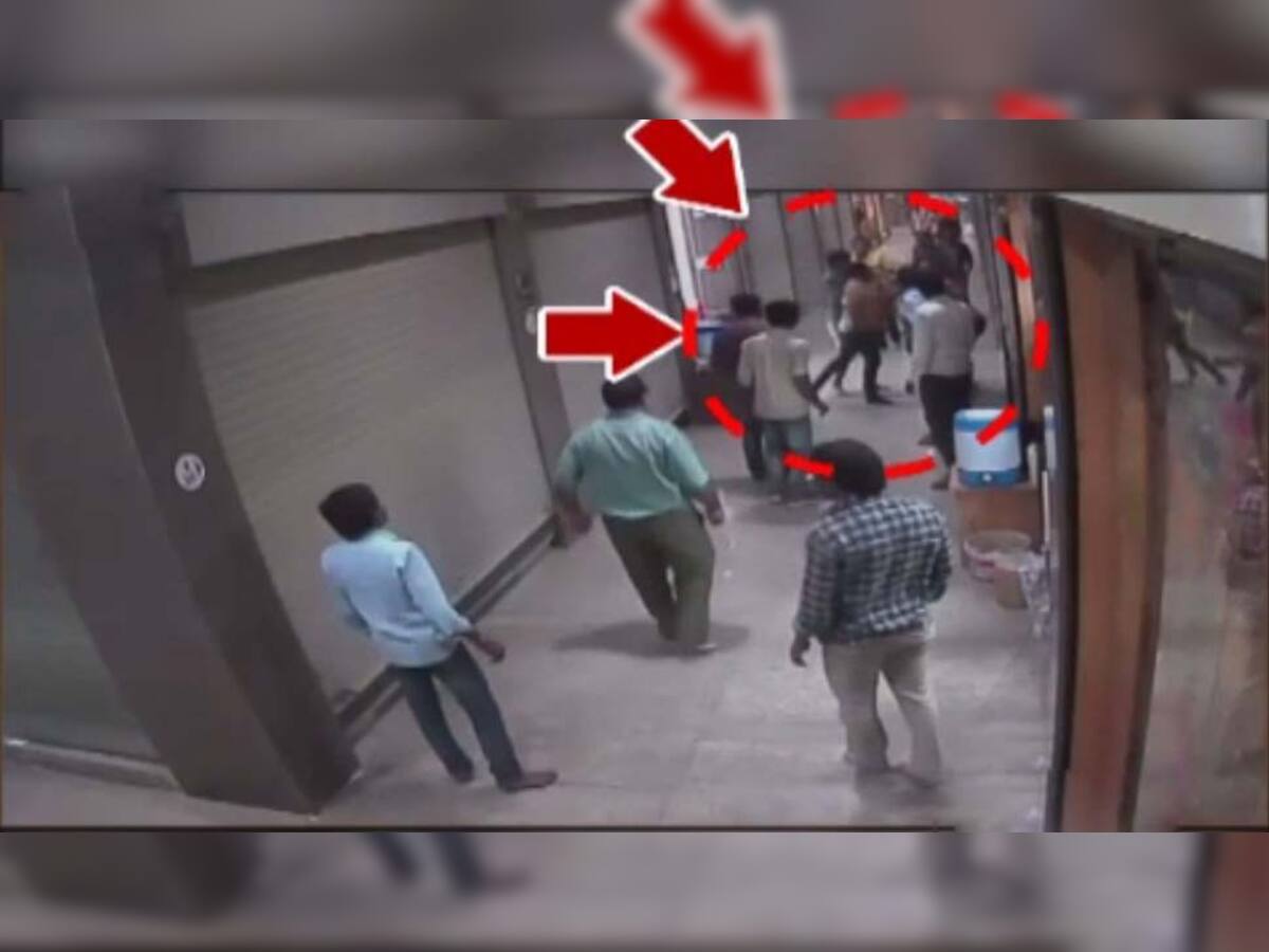 CCTV : માત્ર હજાર રૂપિયાની લેતીદેતીમાં સાડીની દુકાનમાં થઈ મારામારી