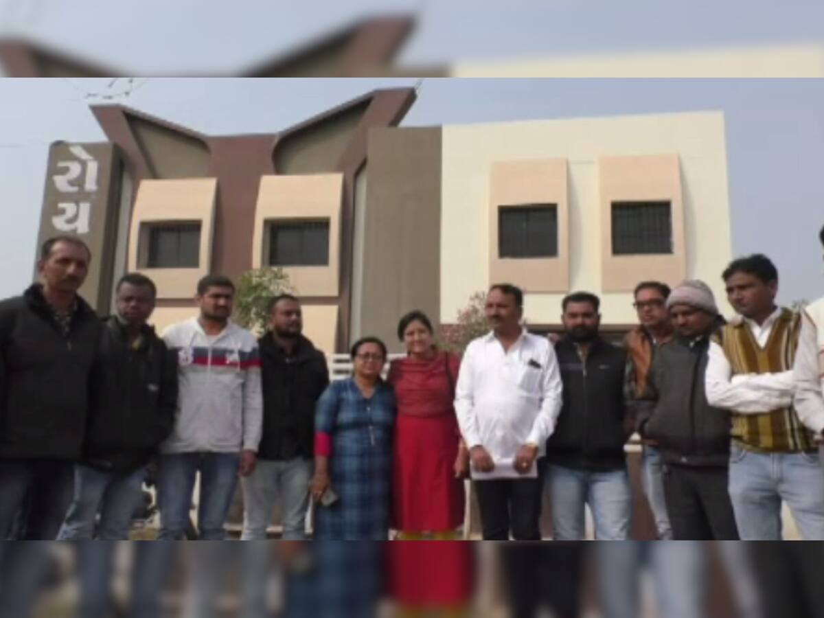 જામનગરમાં બિનકાયદેસર ધમધમતા શિક્ષણના હાટડા પર કોંગ્રેસની જનતા રેડ