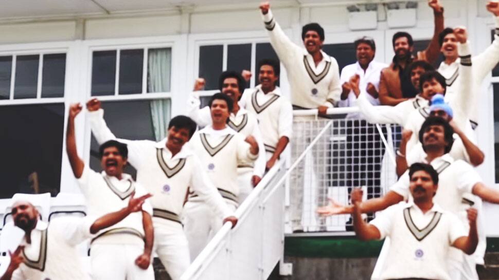 '83'ની ટીમે VIDEO શેર કરીને કપિલ દેવને કરી સલામ, રણવીરના લુકથી બધા સ્તબ્ધ '83'ની ટીમે VIDEO શેર કરીને કપિલ દેવને કરી સલામ, રણવીરના લુકથી બધા સ્તબ્ધ