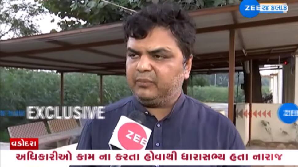 'ના'રાજીનામાં સાથે જ કેતન ઇનામદારનાં ઘરની બહાર નેતા-સમર્થકોનો ઠઠ જામ્યો 'ના'રાજીનામાં સાથે જ કેતન ઇનામદારનાં ઘરની બહાર નેતા-સમર્થકોનો ઠઠ જામ્યો