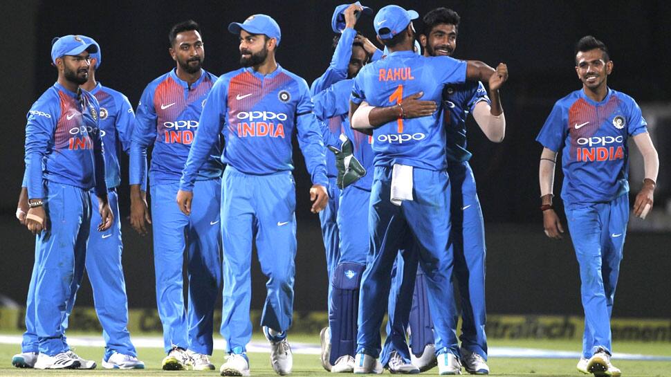 IND vs NZ : શમી પછી શાર્દુલે છીનવી લીધો ન્યૂઝીલેન્ડ પાસેથી જીતનો પ્યાલો, છેલ્લી ઓવરમાં પલટી બાજી IND vs NZ : શમી પછી શાર્દુલે છીનવી લીધો ન્યૂઝીલેન્ડ પાસેથી જીતનો પ્યાલો, છેલ્લી ઓવરમાં પલટી બાજી