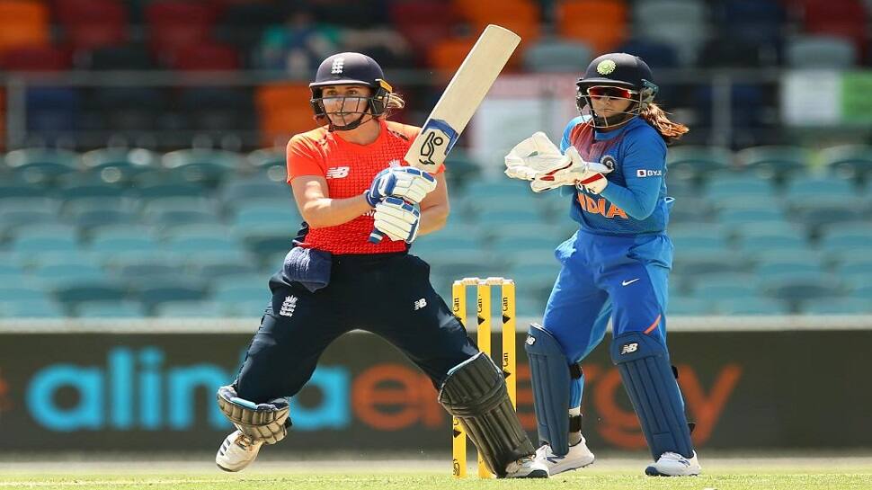 Tri T20 Series: મંધાનાની શાનદાર ઈનિંગ પાણીમાં, ઈંગ્લેન્ડે ભારતને 4 વિકેટે હરાવ્યું Tri T20 Series: મંધાનાની શાનદાર ઈનિંગ પાણીમાં, ઈંગ્લેન્ડે ભારતને 4 વિકેટે હરાવ્યું