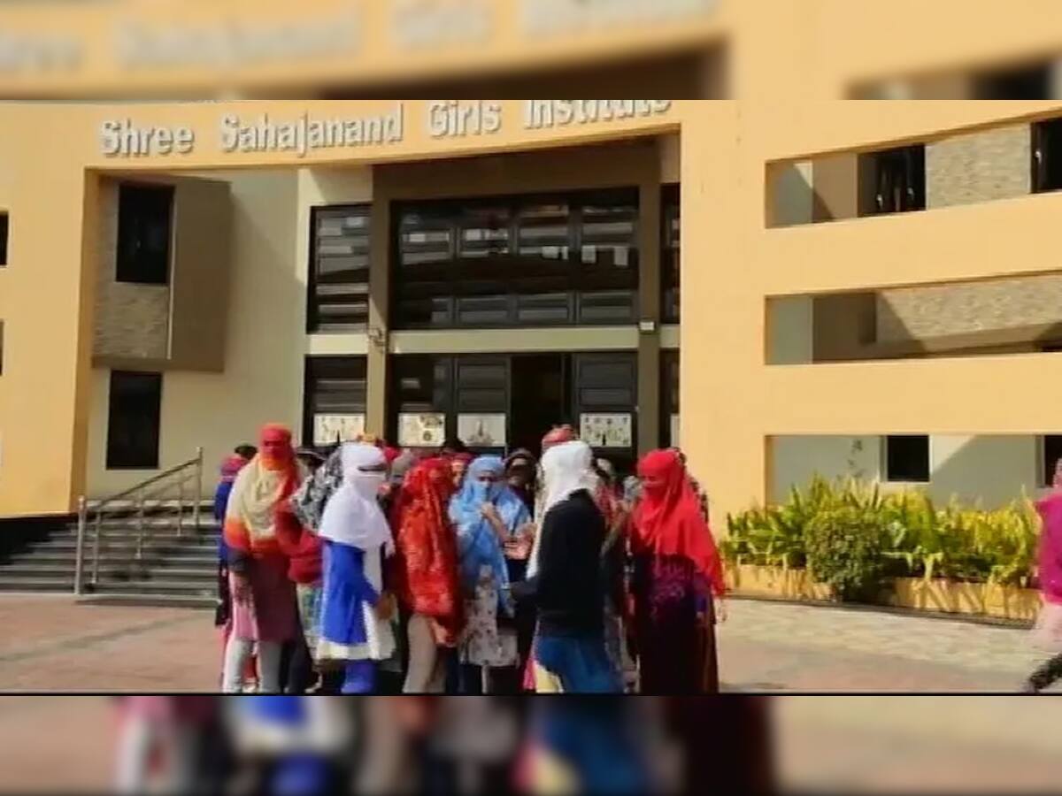 રાષ્ટ્રીય મહિલા પંચના ભુજમાં ધામા, વિદ્યાર્થીનીઓનાં નિવેદનની પ્રક્રિયા હાથ ધરાઇ