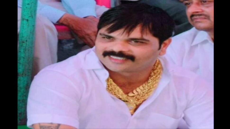 વફાદાર સાથી જ નીકળ્યો માથાભારે સૂર્યા મરાઠીની હત્યાનો મોટો સૂત્રધાર વફાદાર સાથી જ નીકળ્યો માથાભારે સૂર્યા મરાઠીની હત્યાનો મોટો સૂત્રધાર