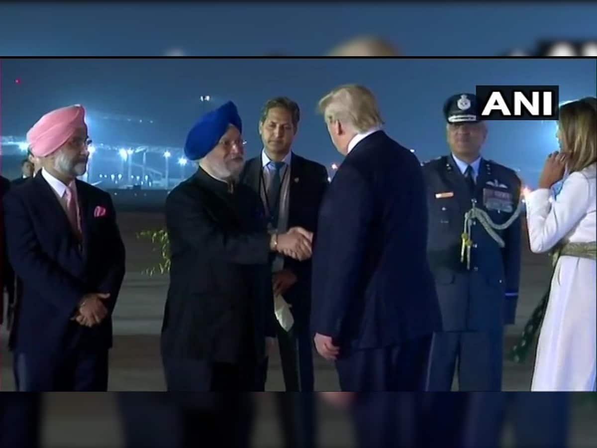 Trump India Visit: દિલ્હી પહોંચ્યા રાષ્ટ્રપતિ ડોનાલ્ડ ટ્રમ્પ, જાણો આવતીકાલે શું છે કાર્યક્રમ