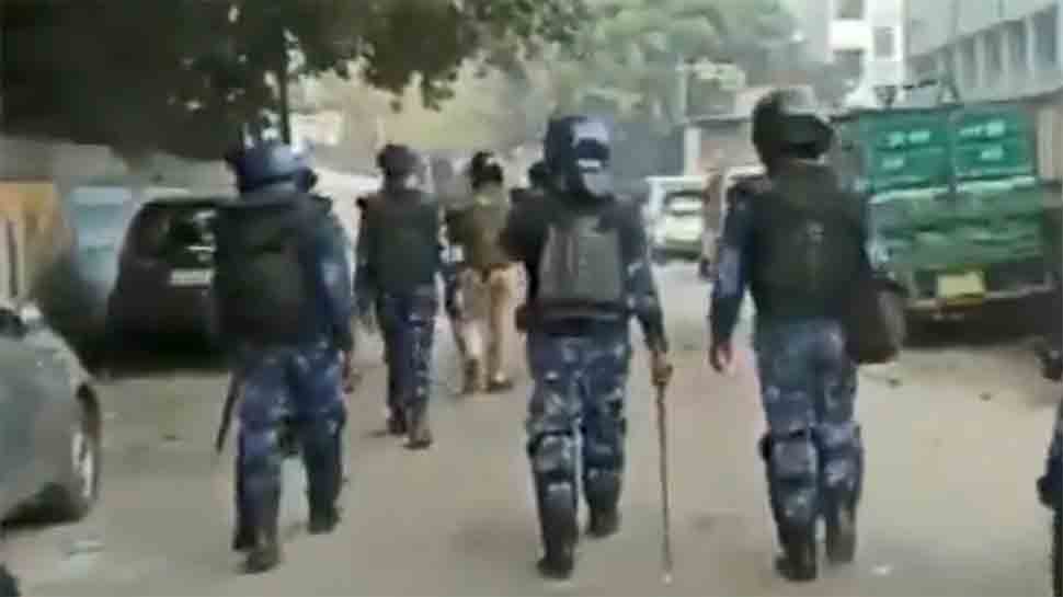 Delhi Violence: બ્રહ્મપુરી-મૌજપુરમાં ફરી થયો પથ્થરમારો, અત્યાર સુધી 6 લોકોના મોત Delhi Violence: બ્રહ્મપુરી-મૌજપુરમાં ફરી થયો પથ્થરમારો, અત્યાર સુધી 6 લોકોના મોત