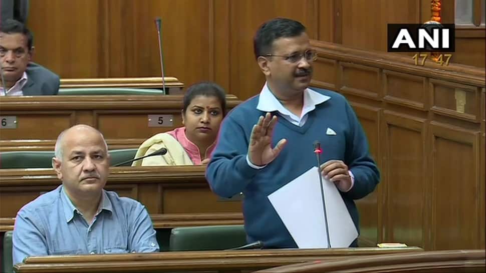 delhi violence: કેજરીવાલની જાહેરાત- રતનલાલના પરિવારને 1 કરોડની મદદ, એક સભ્યને નોકરી delhi violence: કેજરીવાલની જાહેરાત- રતનલાલના પરિવારને 1 કરોડની મદદ, એક સભ્યને નોકરી
