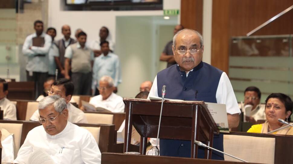 ગુજરાત બજેટ 2020: રાજધાનીને મળશે કમિશ્નર, નીતિન પટેલની મહત્વની જાહેરાત ગુજરાત બજેટ 2020: રાજધાનીને મળશે કમિશ્નર, નીતિન પટેલની મહત્વની જાહેરાત