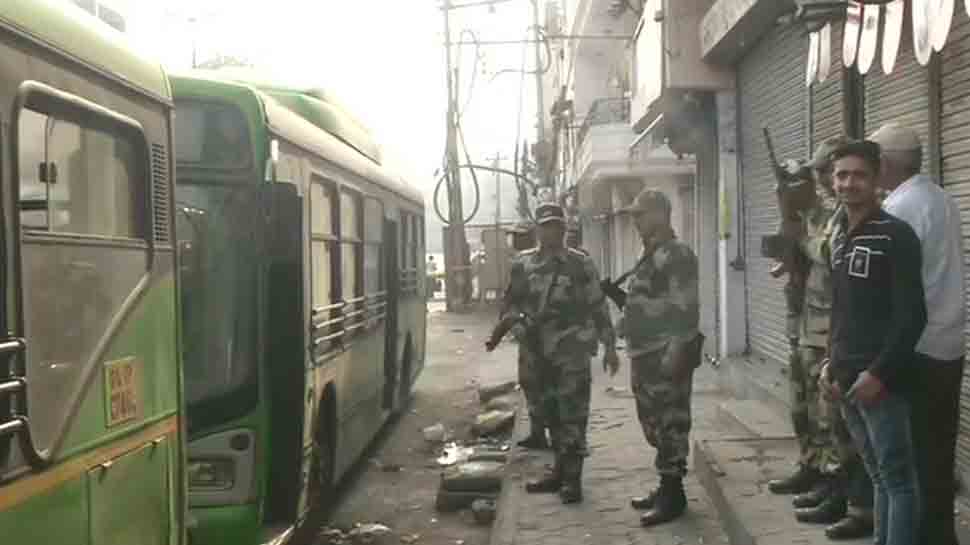 Delhi violence: હિંસામાં 34ના મોત, દિલ્હી પોલીસને ફટકાર લગાવનારા જજની બદલી Delhi violence: હિંસામાં 34ના મોત, દિલ્હી પોલીસને ફટકાર લગાવનારા જજની બદલી