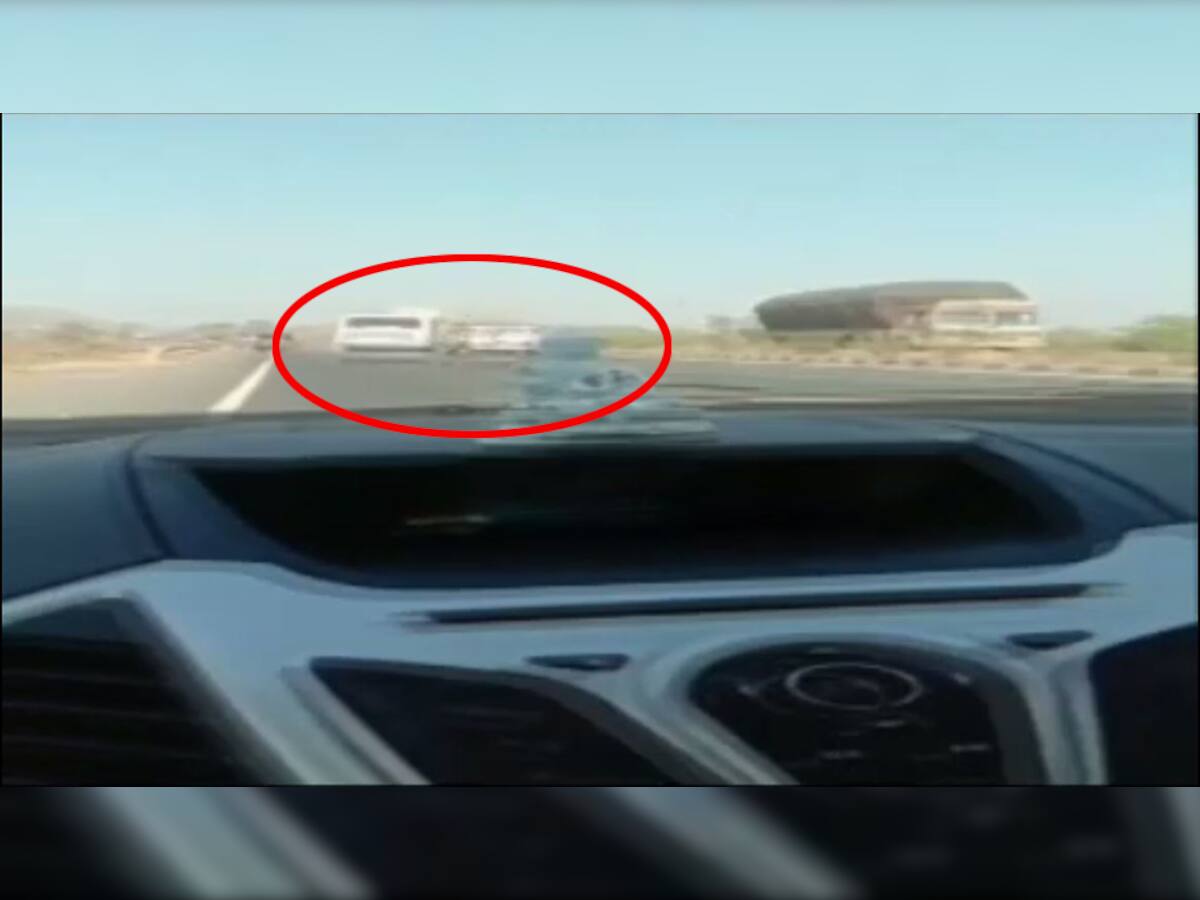 સોનગઢના ભયાનક ટ્રિપલ અકસ્માતનો video આવ્યો, જુઓ કેવી રીતે ટકરાઈ ત્રણ ગાડીઓ
