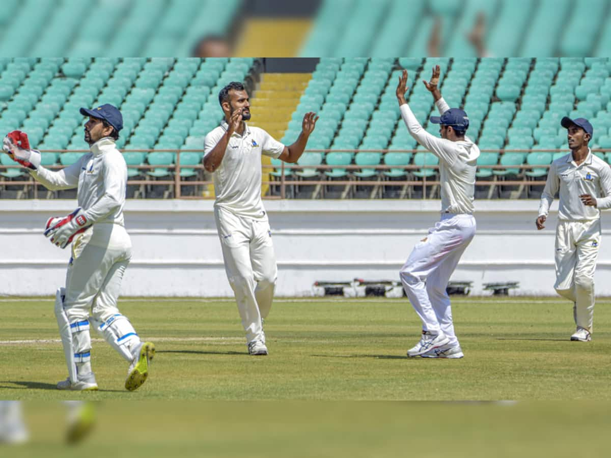 Ranji Trophy Final: પહેલા દિવસે બંગાળના બોલરોની વાપસી, સૌરાષ્ટ્રની અડધી ટીમ આઉટ