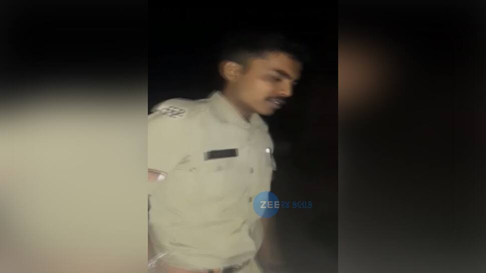 VIDEO વડોદરા: રક્ષક બન્યો ભક્ષક, મિત્ર સાથે બેઠેલી યુવતી પર PCRના ઈનચાર્જે દુષ્કર્મ આચર્યુ VIDEO વડોદરા: રક્ષક બન્યો ભક્ષક, મિત્ર સાથે બેઠેલી યુવતી પર PCRના ઈનચાર્જે દુષ્કર્મ આચર્યુ