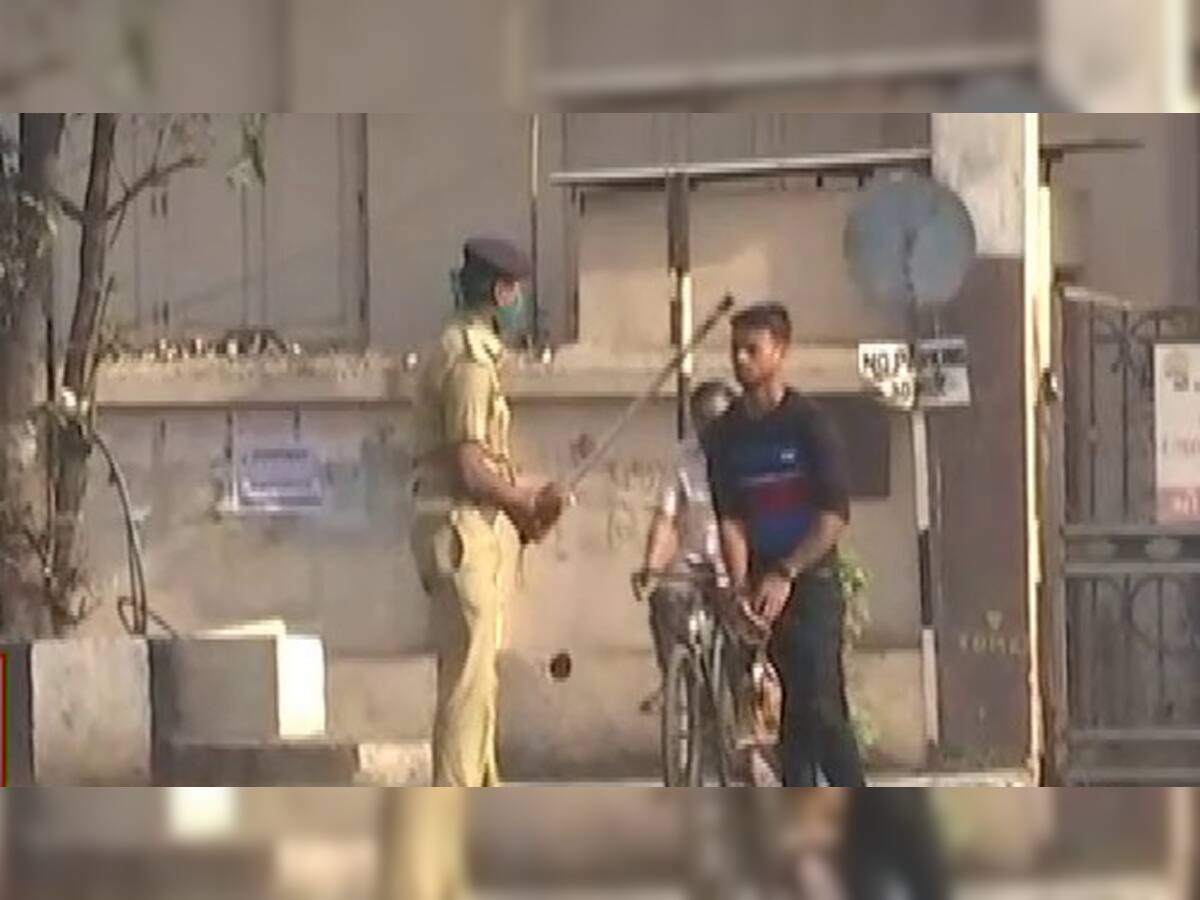 સમગ્ર ગુજરાતમાં પોલીસની કડક હાથે કાર્યવાહી: સોસાયટીના બાકડાઓ પણ ઉથલાવી નાખ્યા