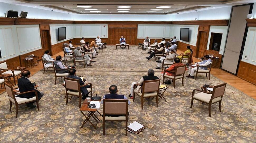 કોરોના સાથે મહાયુદ્ધની તૈયારી, કેન્દ્રએ કેબિનેટ મંત્રીઓને વહેંચી રાજ્યોની જવાબદારી કોરોના સાથે મહાયુદ્ધની તૈયારી, કેન્દ્રએ કેબિનેટ મંત્રીઓને વહેંચી રાજ્યોની જવાબદારી