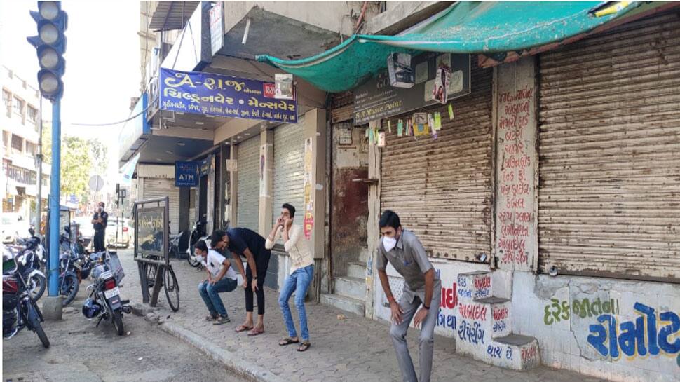 હદ વટાવે છે લોકો ત્યારે પોલીસે પણ કરવું પડે છે આ કામ! હદ વટાવે છે લોકો ત્યારે પોલીસે પણ કરવું પડે છે આ કામ!