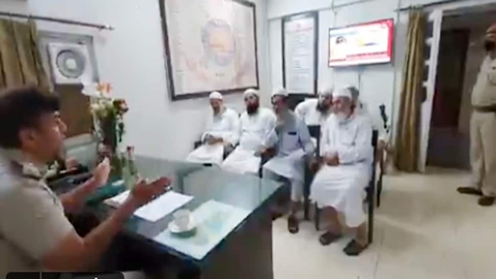 દિલ્હી પોલીસે VIDEO બહાર પાડીને નિઝામુદ્દીન મરકઝના લોકોની પોલ ખોલી, સત્ય શું છે તે જુઓ દિલ્હી પોલીસે VIDEO બહાર પાડીને નિઝામુદ્દીન મરકઝના લોકોની પોલ ખોલી, સત્ય શું છે તે જુઓ