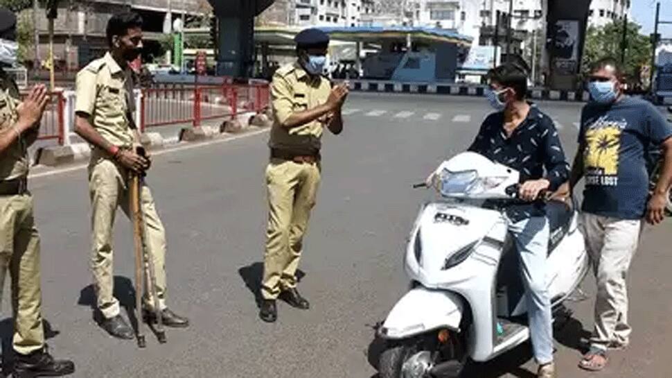અમદાવાદ: લોકડાઉનનું પાલન કરાવવા નિવૃત કર્મચારીઓ અને અદ્યતન ટેક્નોલોજીની સેવા લેવાશે અમદાવાદ: લોકડાઉનનું પાલન કરાવવા નિવૃત કર્મચારીઓ અને અદ્યતન ટેક્નોલોજીની સેવા લેવાશે
