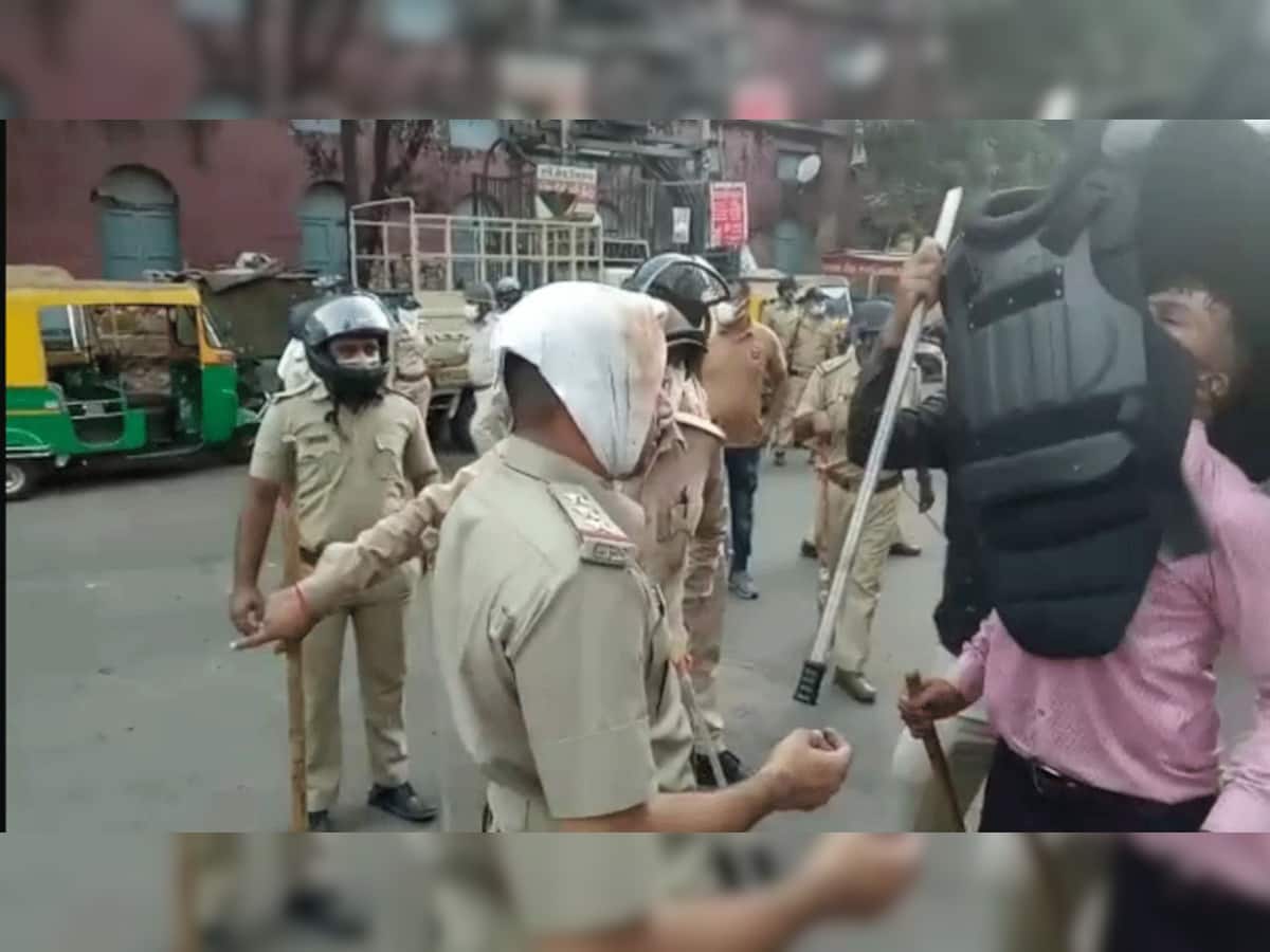 અમદાવાદ: શાહપુરમાં પોલીસ પર પત્થરમારો, રમઝાનમા લોકોને બહાર નીકળતા અટકાવતા મામલો બિચક્યો