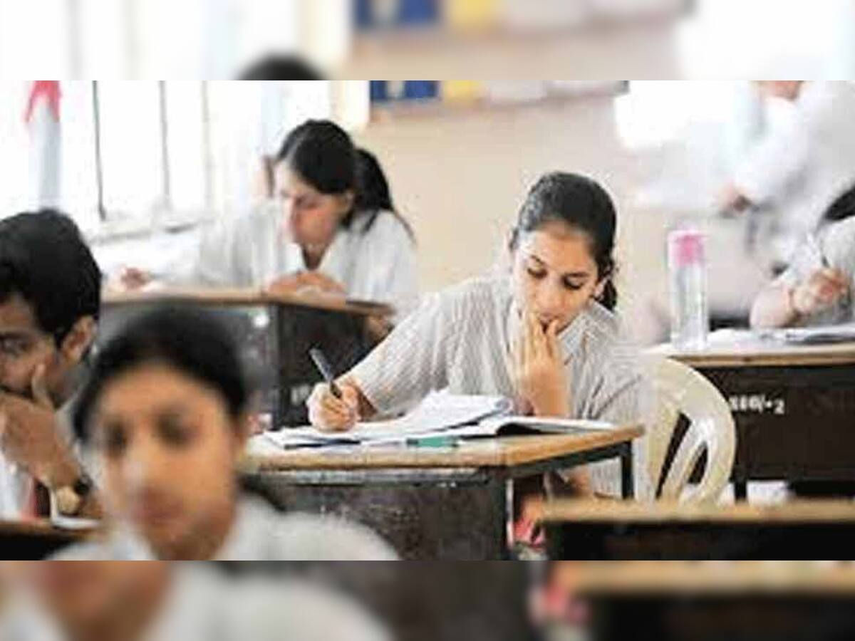 10th-12th Board Exam: સોશિયલ ડિસ્ટેન્સિંગ માટે તૈયાર થઈ નવી પોલિસી, જાણો શું છે ફેરફાર