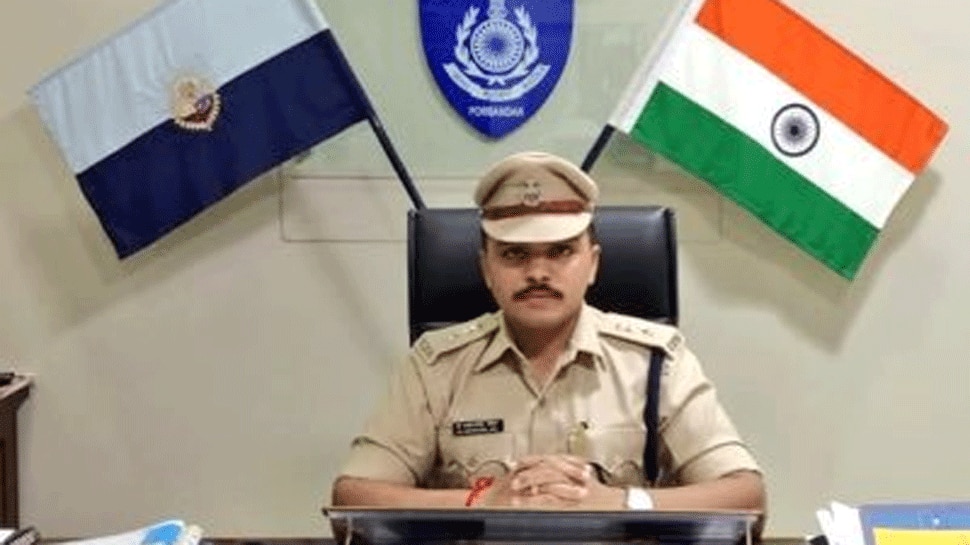 દારૂકાંડ બાદ મહેસાણાનાં SP મનીષ સિંઘની બદલી, પાર્થરાજસિંહને સોંપાયો ચાર્જ દારૂકાંડ બાદ મહેસાણાનાં SP મનીષ સિંઘની બદલી, પાર્થરાજસિંહને સોંપાયો ચાર્જ