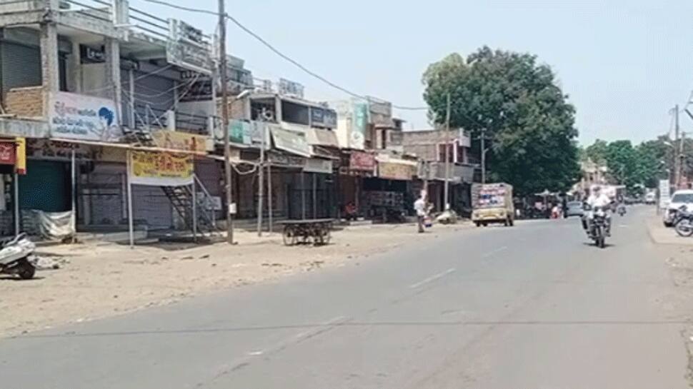 આદિવાસીઓની જમીનો પર ફેન્સિંગ મુદ્દે કેવડિયા સજ્જડ બંધ, નિગમે કહ્યું કોઇના ઘર ખાલી નથી કરાવ્યા આદિવાસીઓની જમીનો પર ફેન્સિંગ મુદ્દે કેવડિયા સજ્જડ બંધ, નિગમે કહ્યું કોઇના ઘર ખાલી નથી કરાવ્યા