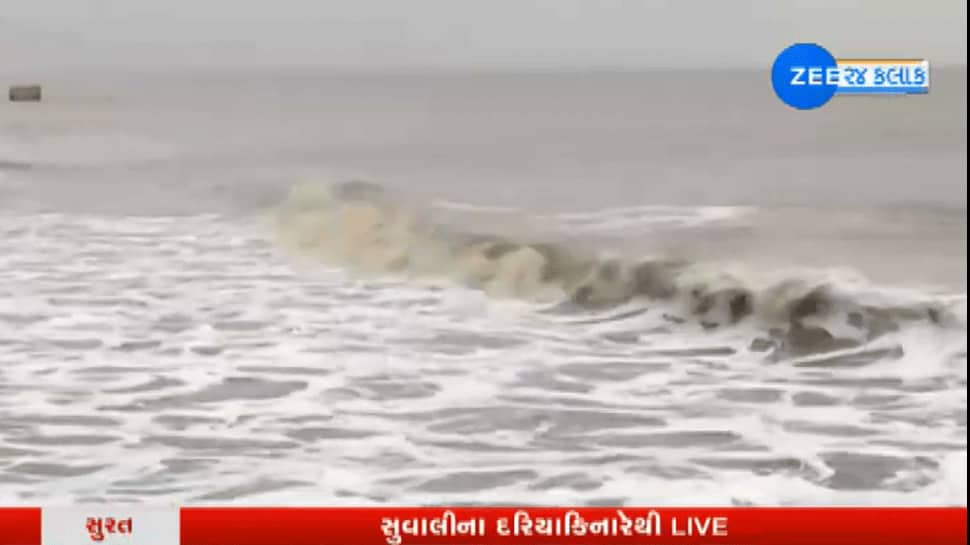 દક્ષિણ ગુજરાતમાં નિસર્ગની અસર શરૂ, ઘોઘા બંદરે 3 નંબરનું સિગ્નલ લગાવાયું દક્ષિણ ગુજરાતમાં નિસર્ગની અસર શરૂ, ઘોઘા બંદરે 3 નંબરનું સિગ્નલ લગાવાયું