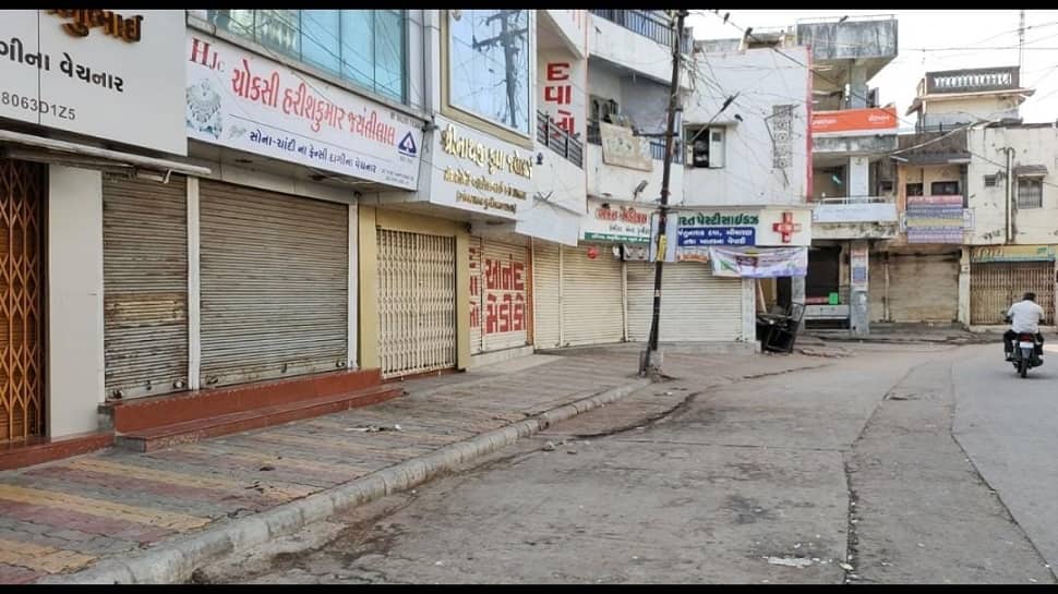 વડોદરાઃ પાદરામાં કોરોનાના કેસ વધતા મહત્વનો નિર્ણય, તમામ બજારો પાંચ દિવસ રહેશે બંધ વડોદરાઃ પાદરામાં કોરોનાના કેસ વધતા મહત્વનો નિર્ણય, તમામ બજારો પાંચ દિવસ રહેશે બંધ
