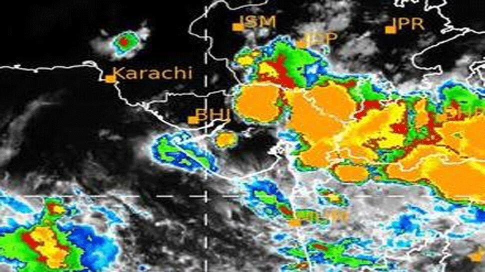 વરસાદની કાગડોળે જોવાતી રાહ પૂરી થઈ, સવારે 6 થી 8 સુધીમાં 28 તાલુકામાં વરસાદ નોંધાયો વરસાદની કાગડોળે જોવાતી રાહ પૂરી થઈ, સવારે 6 થી 8 સુધીમાં 28 તાલુકામાં વરસાદ નોંધાયો