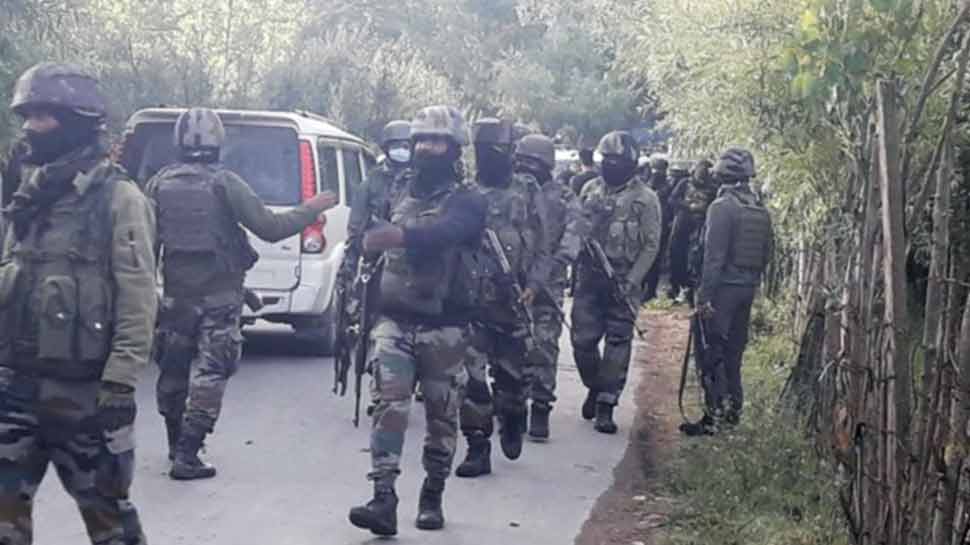 J&K: કુલગામમાં સુરક્ષા દળે ઠાર માર્યા બે આતંકી, 2 જવાન ઘાયલ J&K: કુલગામમાં સુરક્ષા દળે ઠાર માર્યા બે આતંકી, 2 જવાન ઘાયલ