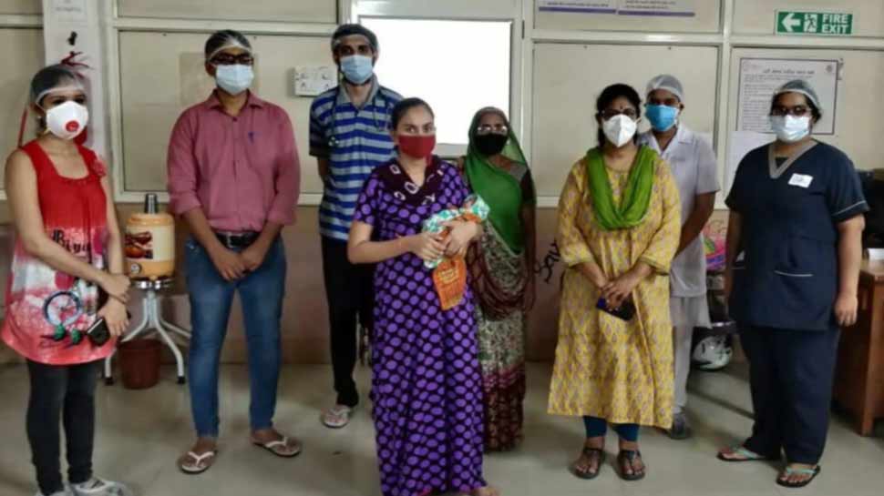 અમદાવાદ: 7 માસની જન્મેલી બાળકીને 53 દિવસની સારવાર બાદ મળ્યું જીવનદાન અમદાવાદ: 7 માસની જન્મેલી બાળકીને 53 દિવસની સારવાર બાદ મળ્યું જીવનદાન