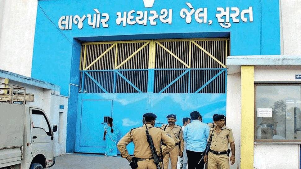 સુરત: પતિની હત્યારી પત્નીએ આપ્યો બાળકીને જન્મ, કોર્ટે જામીન મંજુર રાખ્યા સુરત: પતિની હત્યારી પત્નીએ આપ્યો બાળકીને જન્મ, કોર્ટે જામીન મંજુર રાખ્યા