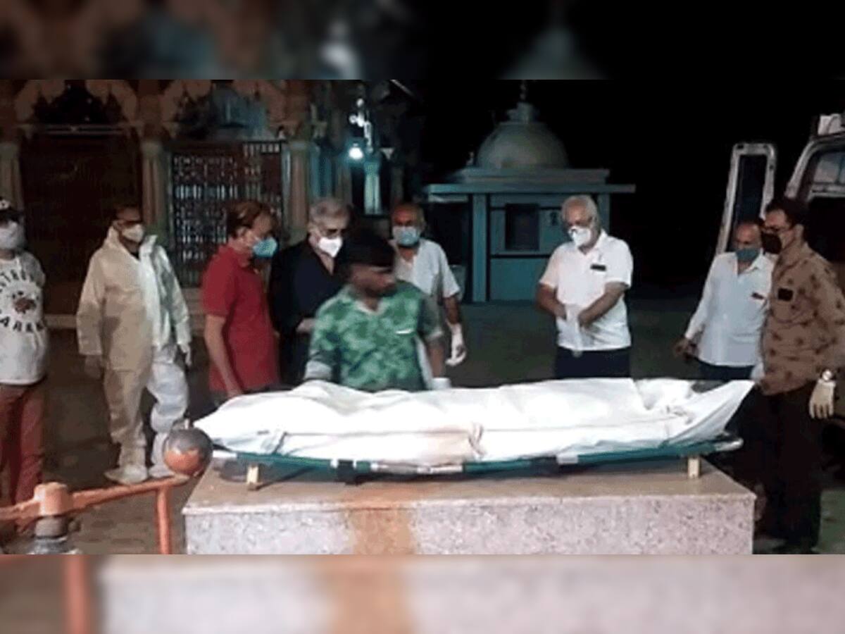 ભાવનગર: કોરોનાને કારણે માનવતા વેન્ટિલેટર પર, 3 કલાક સુધી મૃતદેહ રઝળતો રહ્યો