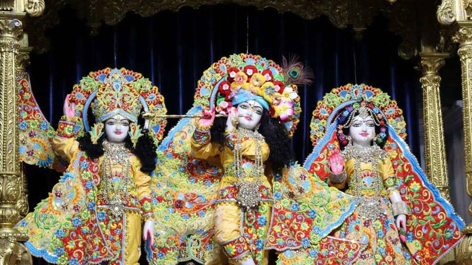 Janmashtami 2020: જન્માષ્ટમી પર જરૂર કરો આ ઉપાય, બગડેલા કામ પણ સુધરી જશે Janmashtami 2020: જન્માષ્ટમી પર જરૂર કરો આ ઉપાય, બગડેલા કામ પણ સુધરી જશે
